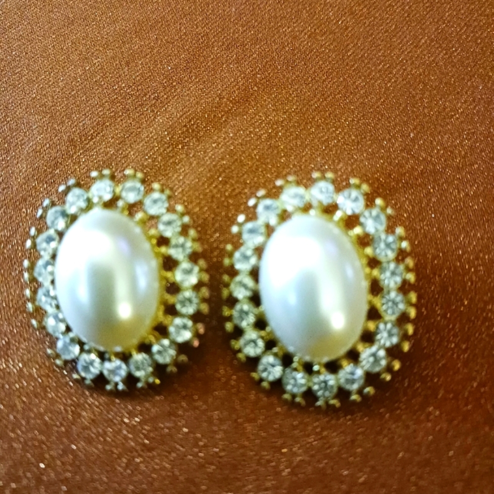 Vintage Elegant Gold and Silver Pearl Earrings